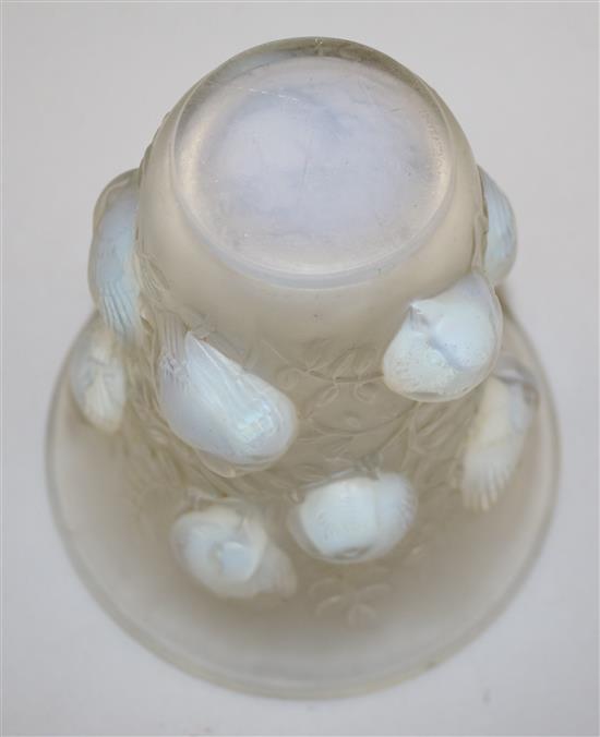 A René Lalique Saint-Francois pattern opalescent glass vase, 17.5cm